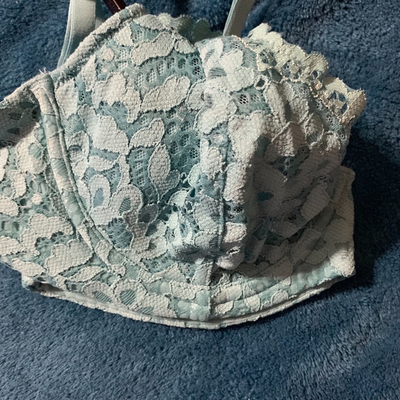 Victoria's Secret Body By Victoria Bra 34C - Picture 4 of 7